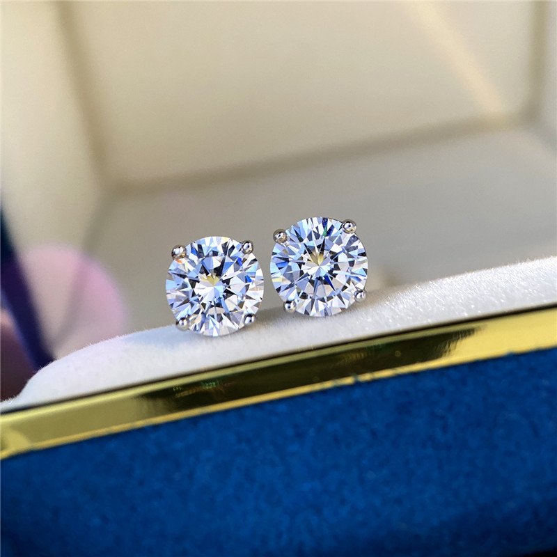 S925 Sterling Silver Classic Four-Prong Moissanite Stud Earrings
