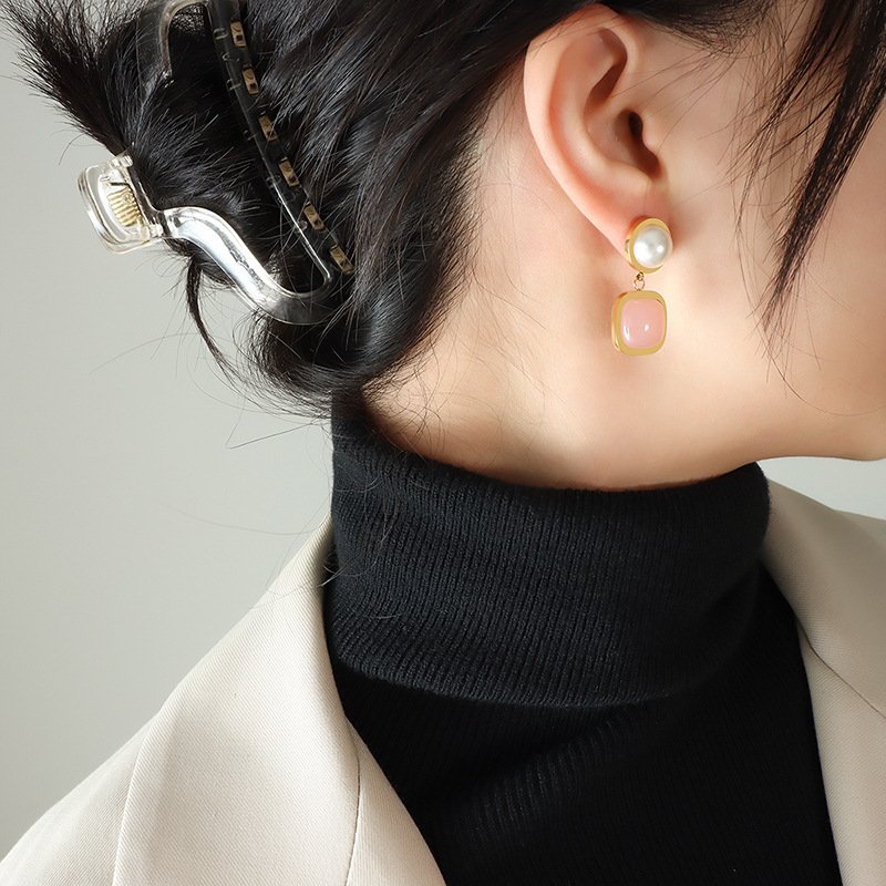 Second image of Unique and elegant pink jade and pearl pendant earrings for women jewelry.